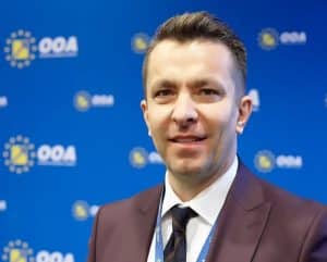 De la frizerie, la șef peste jocuri de noroc