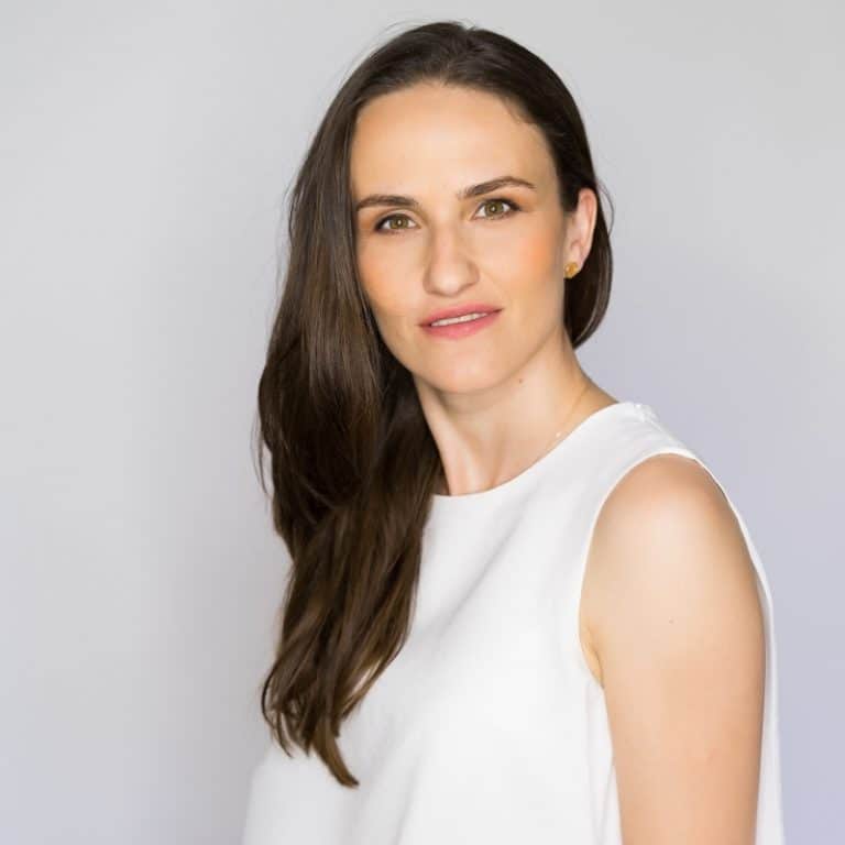 Se împlinesc o sută de zile de când se aplică taxa pe boală; poate fi eliminată mâine, în Parlament