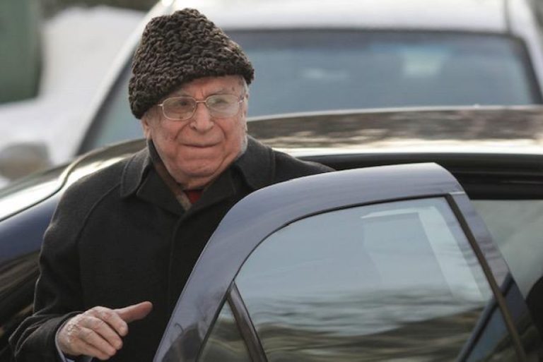Parchetul NU are nevoie de avizul președintelui pentru urmărirea penală a lui Ion Iliescu