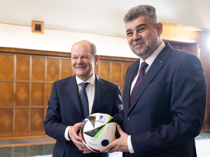 ‘E timpul României să înscrie!’