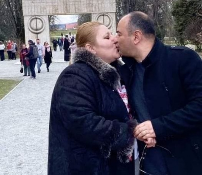 Senatoarea terorizează copilul, acuză soțul!