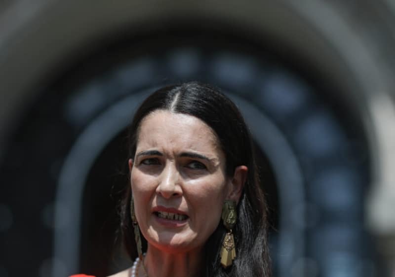 Clotilde Armand joacă în continuare cartea victimei