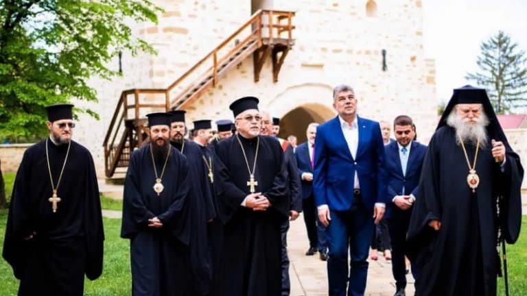 S-a dus la Suceava, unde a primit distincția supremă