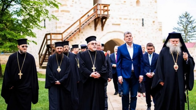 S-a dus la Suceava, unde a primit distincția supremă