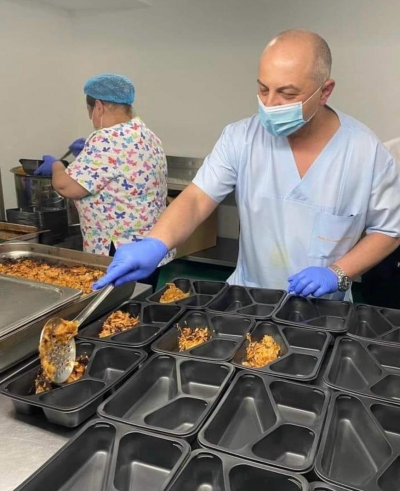 Cătălin Cîrstoiu ajunge din nou ținta ironiilor pe internet. S-a vrut o acțiune de PR, dar s-a sfârșit cu nasul în pământ