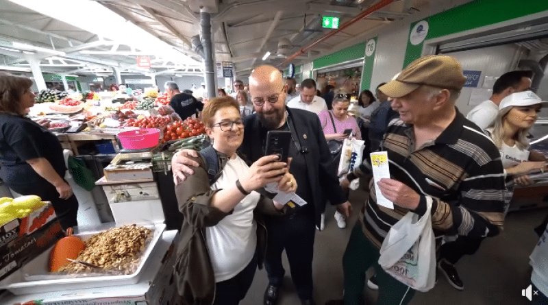 Piedone în forță prin București. A luat la pas Sectorul 4, locul de unde a început totul/ Cere populației să iasă masiv la vot