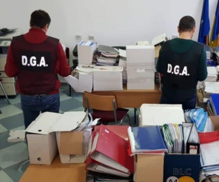 Poliția a intrat în forță peste primarul care s-a declarat fanul lui Putin și îl divinizează pe Nicolae Ceaușescu