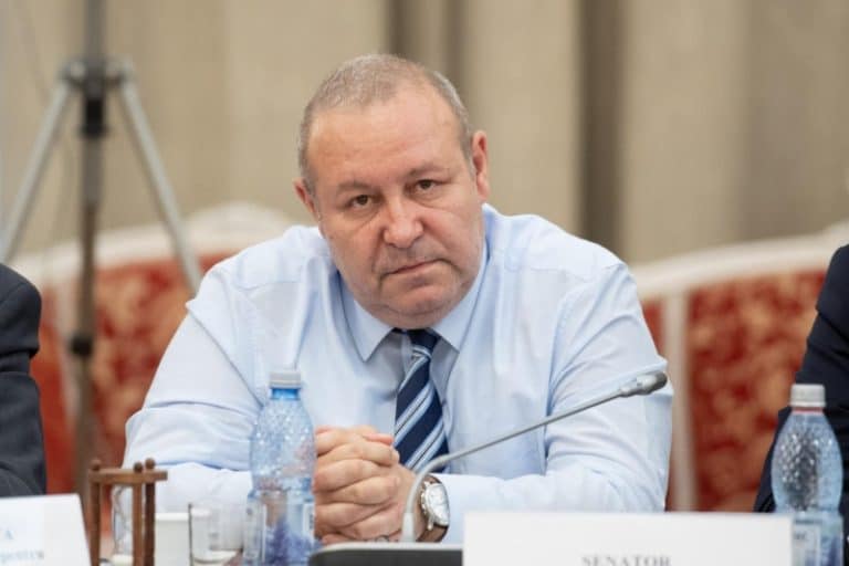 Doi senatori PNL vor ca reprezentanţii societăţii civile în CSM să fie asimilaţi magistraţilor / CES a dat aviz negativ