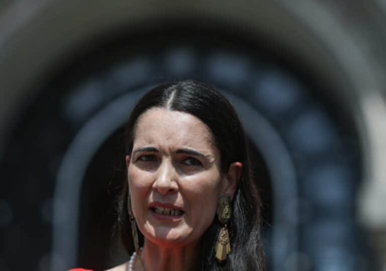 Clotilde Armand și-a comandat sondaj