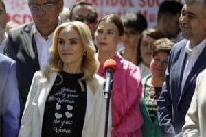 Există o înțelegere pentru retragerea lui Piedone? Gabriela Firea lasă o portiță