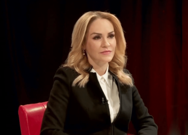 Paştele este sărbătoarea care ne invită să trecem de la întineric la lumină, de la deznădejde la speranţă, de la moarte la viaţă/ VIDEO