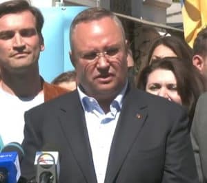 Nicolae Ciucă, în sală alături de tineri, la evenimentul TNL. 7000 de tineri liberali candidează în toată ţara la alegerile locale