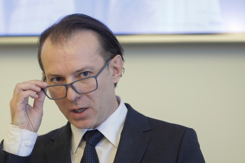 ‘Ciolacu, rămâi un mitoman frustrat!’