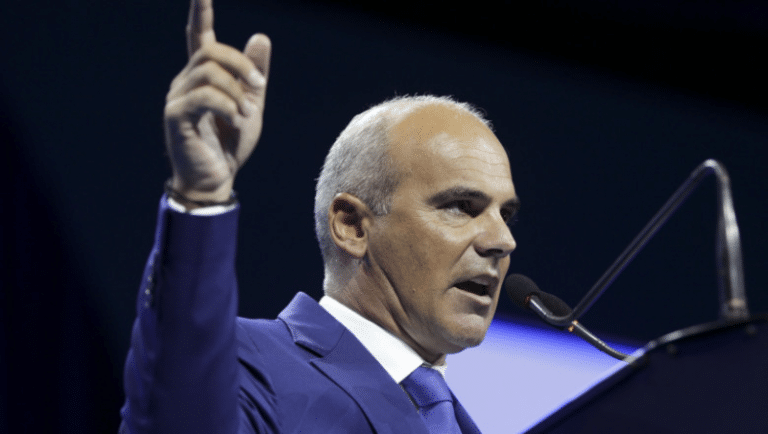 Rareș Bogdan recunoaște că PNL și PSD se atacă: Luptăm pentru funcții publice!
