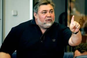 Unul dintre cei mai celebri primari din România, mort de 11 ani, apare pe buletinul de vot