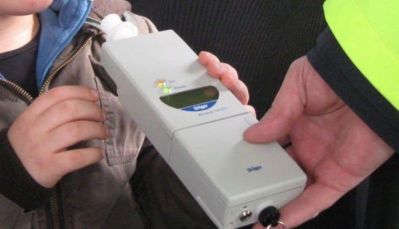 Șoferii prinși băuți sau drogați la volan rămân zece ani fără permis!