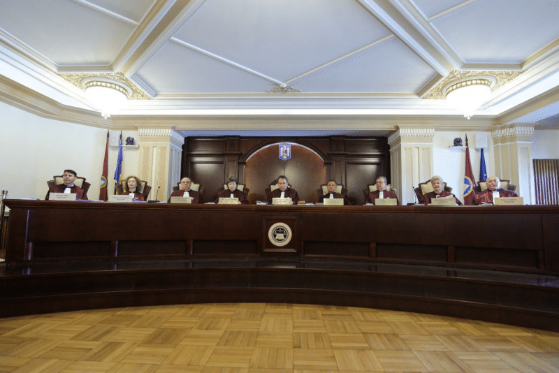 Hotărârea vine în plină campanie electorală!