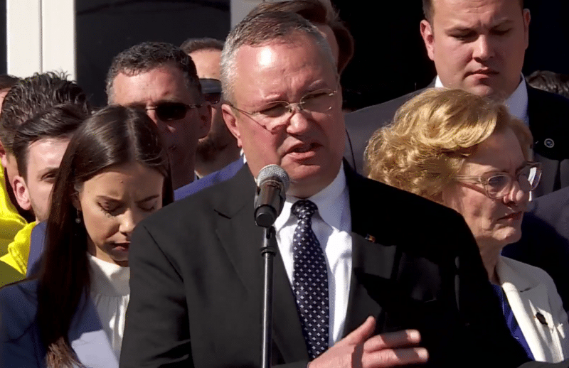 Liberalii își lansează candidații în prezența liderilor. Președintele Ciucă lansează candidații PNL la Galați