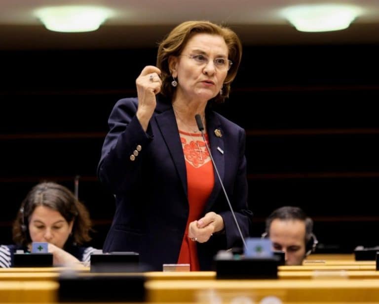 Maria Grapini, urmărită și amenințată de un bărbat în aeroport. ‘M-a amenințat că nu o să scap’