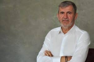 O provoc pe doamna Federovici să vedem care dintre noi știe să scrie mai bine românește. Nu are proprietatea tuturor celor spuse