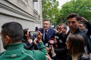 SURSE 400.000 de lei ar fi ajuns în buzunarele lui Coldea și Dumbravă