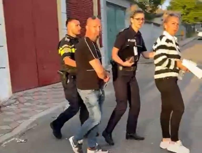 VIDEO Un preot și amanta lui au rupt cu bătaia un primar: Motivul din spatele ‘războiului’