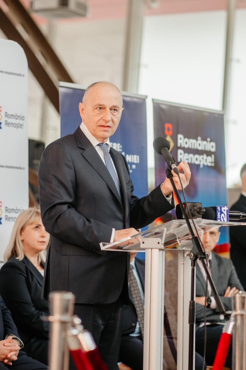 Cei mai mulți români cred că Mircea Geoană va câștiga alegerile prezidențiale