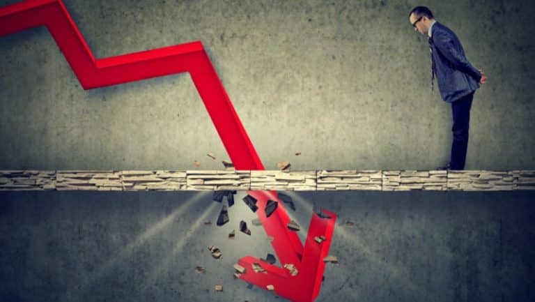 Peste jumătate din populația României crede că o criză economică va izbi țara