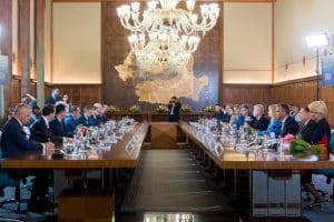 Guvern: Reorganizarea Autorităţii Vamale Române