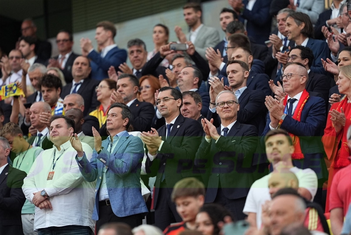 Ministrul Sorin Grindeanu îi susține pe tricolori din tribune