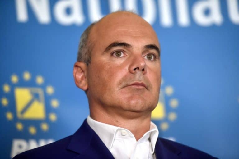 PSD a luat o decizie la Sâmbăta de Sus, sub auspiciile bisericii, la umbra mânăstirii