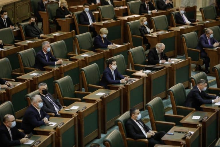 Senatul a adoptat proiectul lui Ciolacu şi Simonis pentru traseelor pedestre de interes naţional în scop recreativ