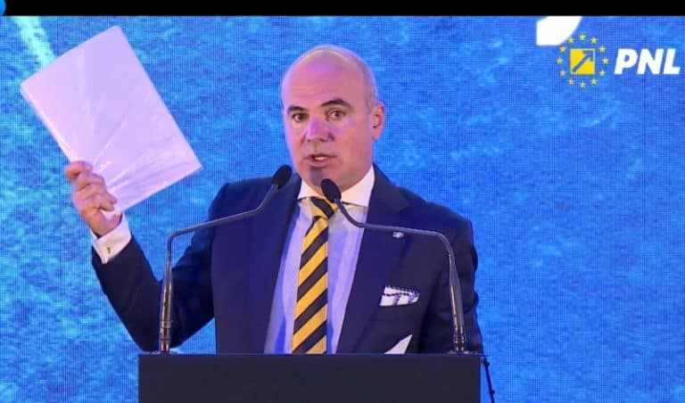 ‘Domnul Stănescu încearcă să îl împringă pe scări pe domnul Ciolacu’