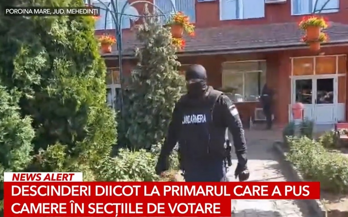 VIDEO Percheziții la o primărie, la două zile după alegeri