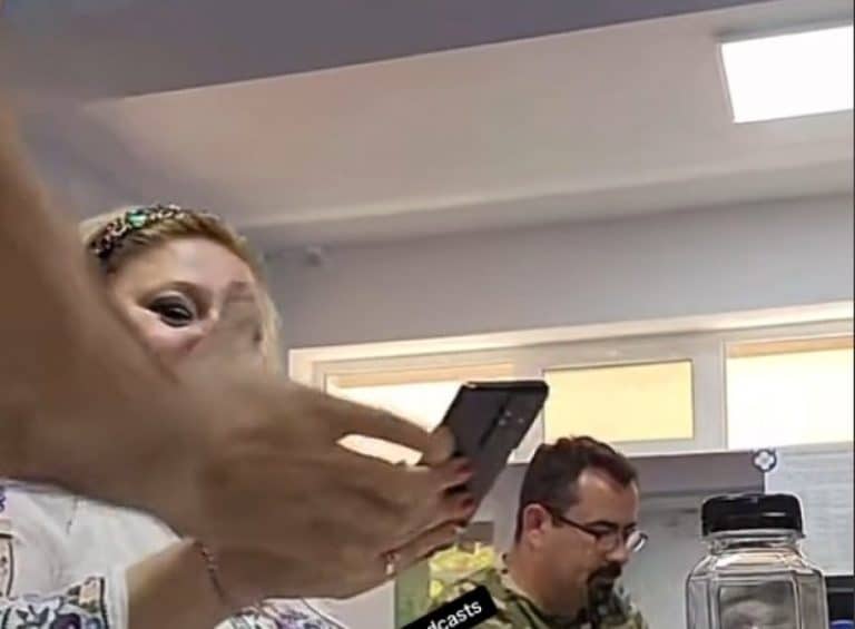 ‘Uite cum fierbe! Nu se poate așa ceva…I-am omorât!’