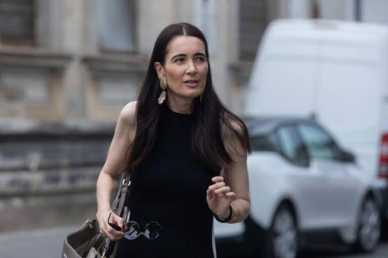 ‘Ghiniști, barniști, clotildiști, nicușoriști, să repornim motoarele’