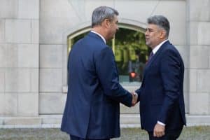 FOTO Marcel Ciolacu nu revine în România cu mâna goala