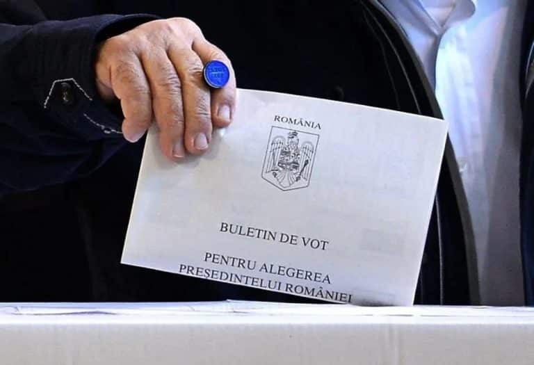 Cine câștigă din noul calendar electoral?