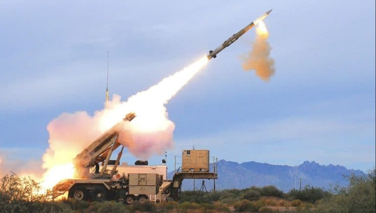 Sondaj CURS: 8% dintre români sunt total de acord cu decizia României de a dona Ucrainei un sistem de rachete Patriot, 38%