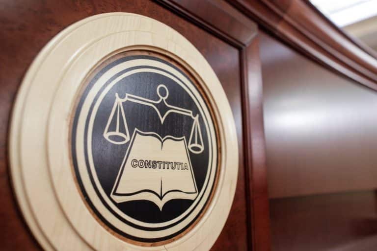 Legea care prevede prelungirea termenelor pentru poliţele de asigurare eliberate de societăți în insolvență, neconstituțională