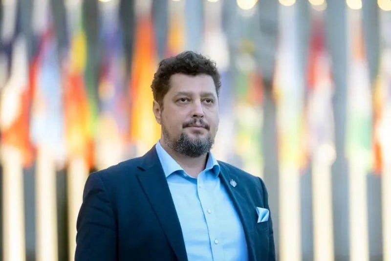 ‘Ciolacu vrea control absolut asupra românilor’