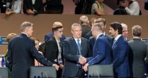 Klaus Iohannis îl prezintă pe Nicolae Ciucă celor mai importanți lideri mondiali